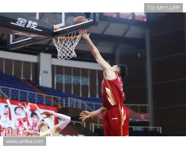 王奕博25分钟高效发挥10分4板4助攻1抢断闪耀赛场全能表现